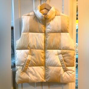 Wild Fable Sz S full zip puffer vest.Beige & white.Runs large: see dimensions.